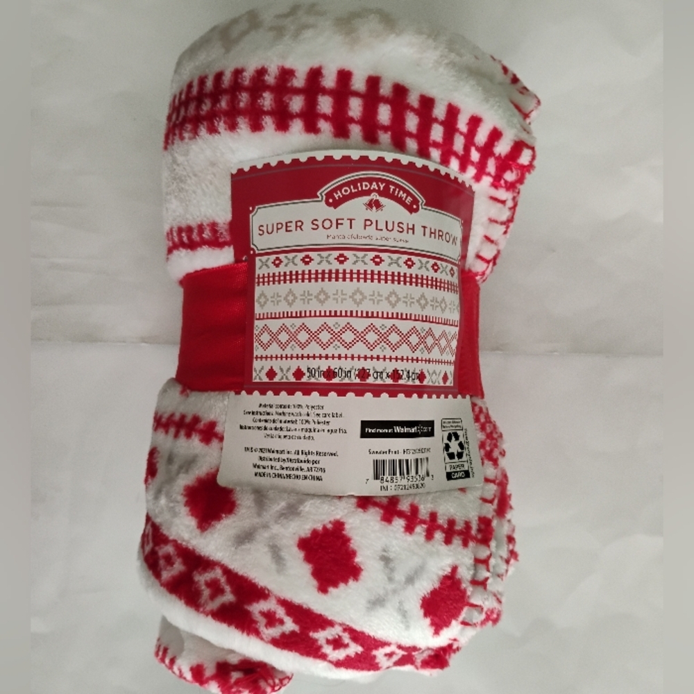 Holiday Time Super Soft Plush Throw 50 x 60 Red White Blanket Christmas Sweater